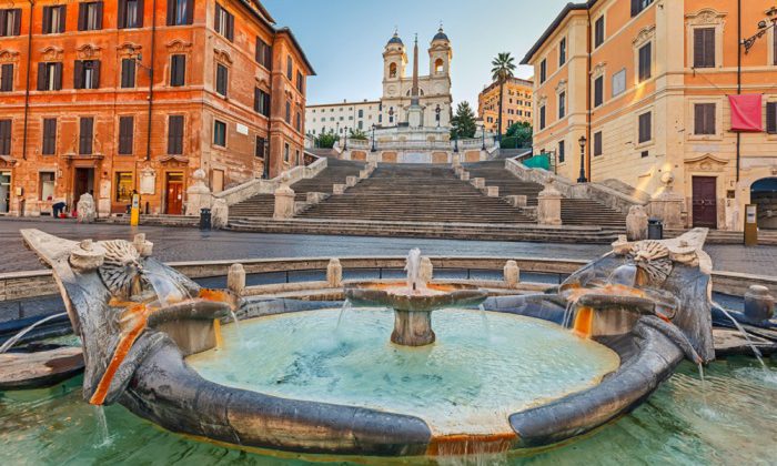spanish steps with no crowd in rome
